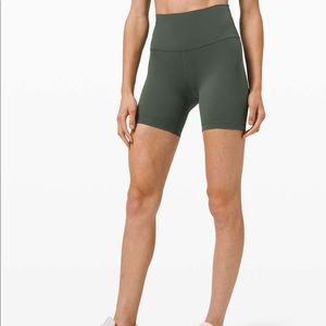 Lululemon Wunder Train shorts 6”